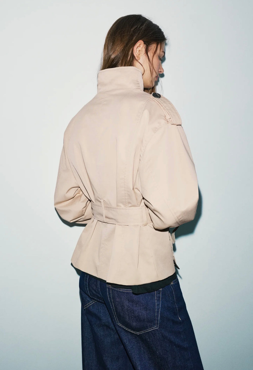 Écru | Elegante Damen-Wickeljacke mit Stehkragen für stilvolle Winterlooks
